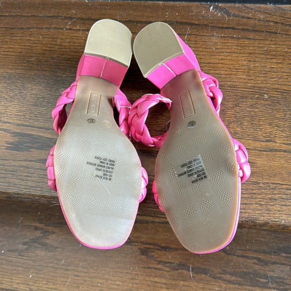 Never worn with Tag - Picture 4 of 6